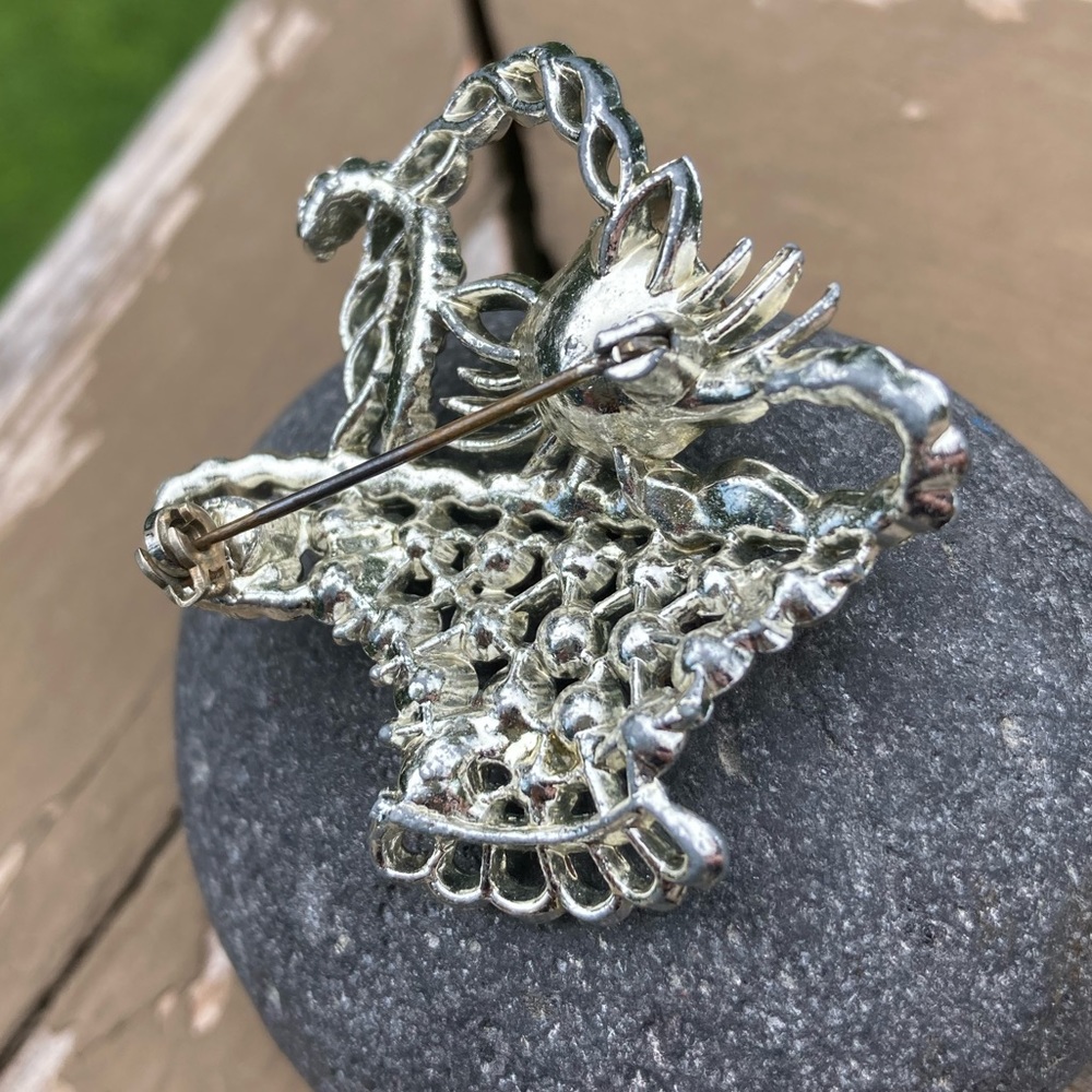 Vintage Silver Tone “Cat in a Basket” Brooch - Picture 4 of 6